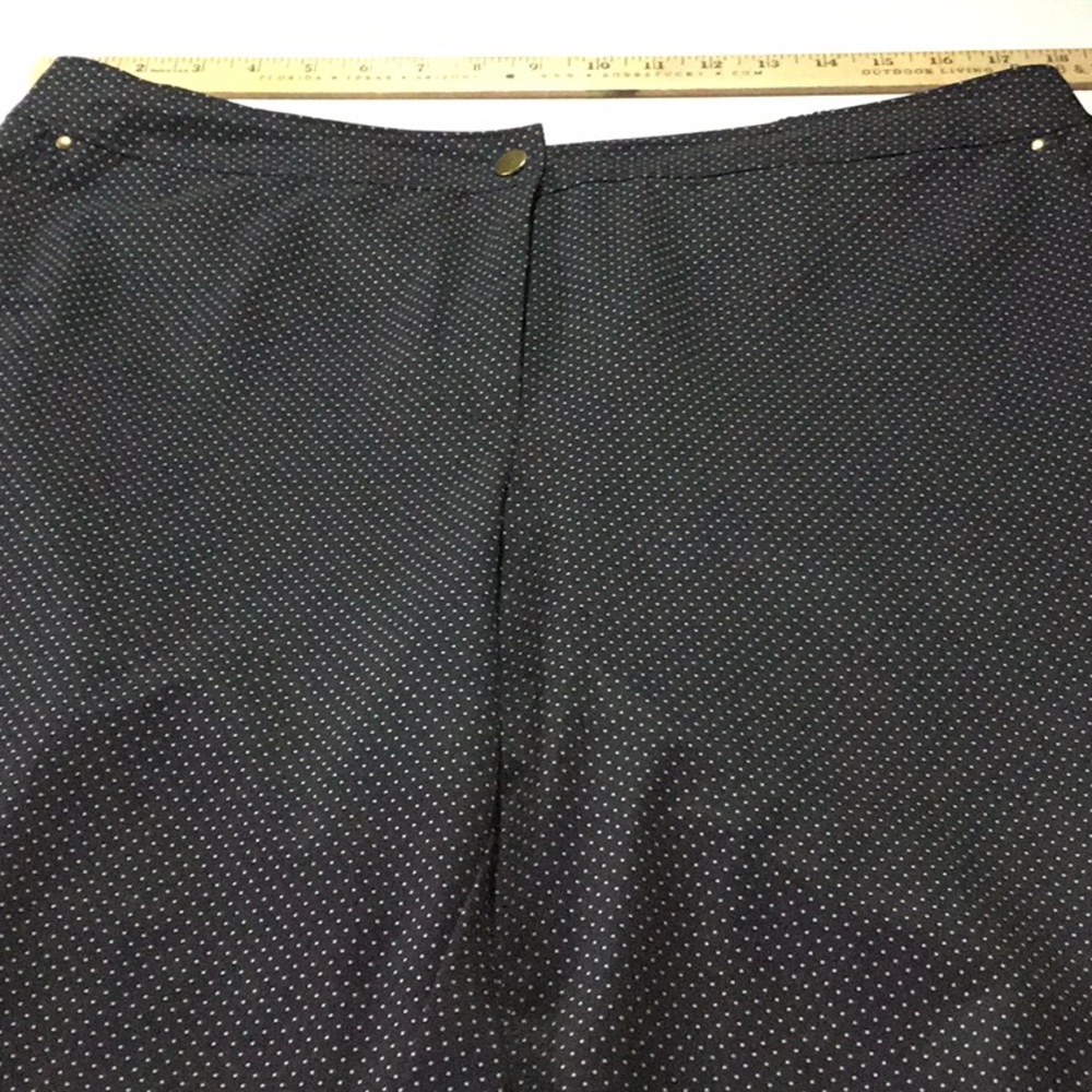 Chico’s ZENERGY lightweight pants  size 12  Chico’s size 2   NWOT never worn